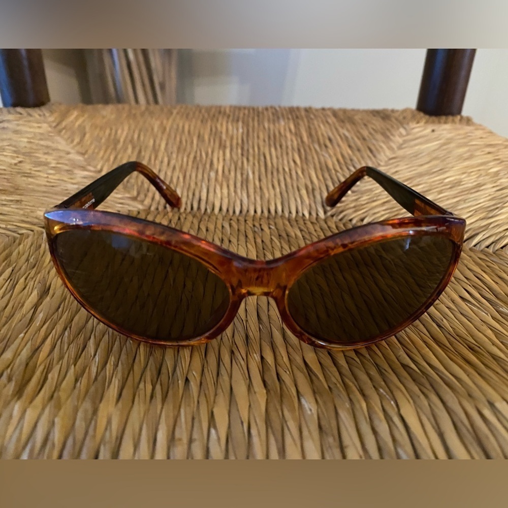Vintage Liz Claiborne Tortoise Cat Eye Sunglasses Oval Brown Wrap